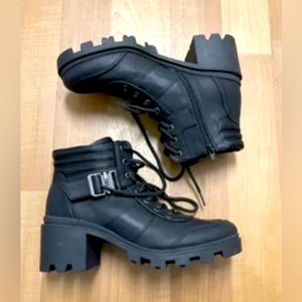 GUESS GBG black booties size 8 1/2